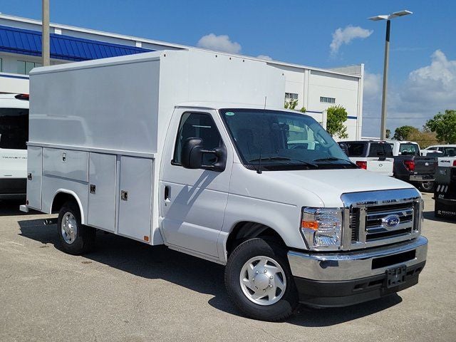 2025 Ford E-350SD Base Cutaway in Oxford White — front three-quarter view