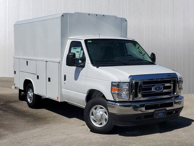 2025 Ford E-350SD Base Cutaway in Oxford White — front three-quarter view