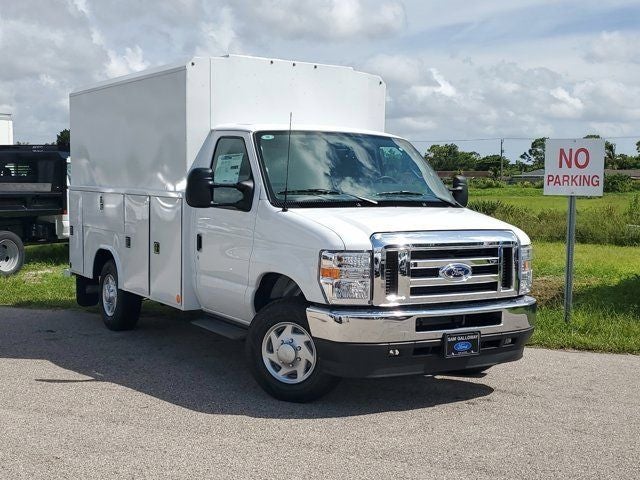 2025 Ford E-350SD