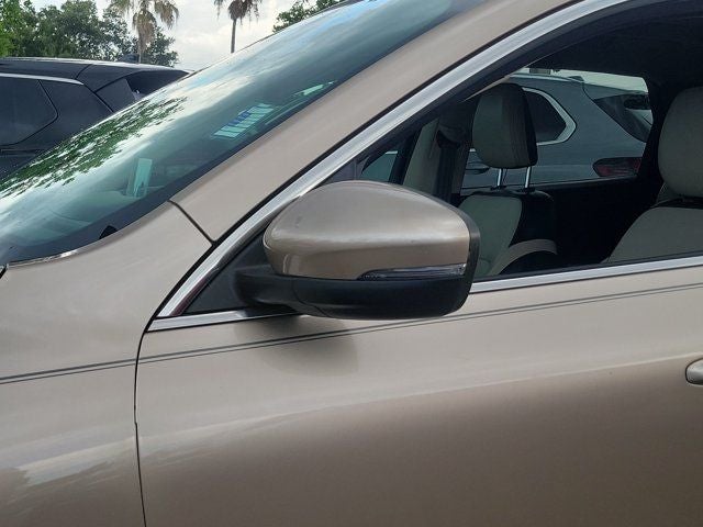2020 Ford Escape Hybrid — detail view