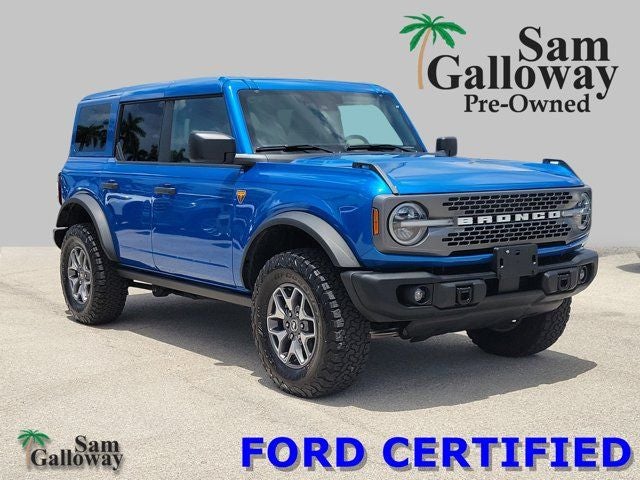 2025 Ford Bronco Badlands in Blue Metallic — front three-quarter view