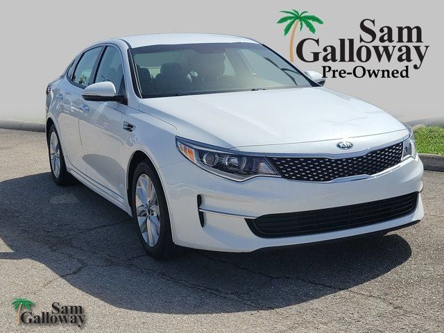 2018 Kia Optima EX in Snow White Pearl — front three-quarter view